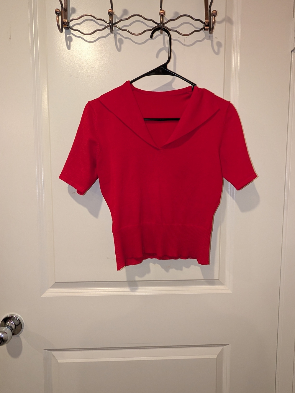 Red Women's Short-Sleeve V-Neck Knit Top